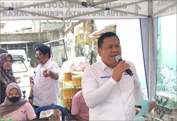 Caleg Partai Perindo Jaktim Bagikan 1.750 Paket Sembako Murah di Pisangan Timur
