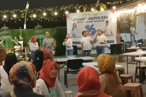 Gelar Konsolidasi, Bacaleg Perindo Sidoarjo Bagikan KTA Berasuransi 