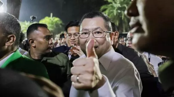Hary Tanoesoedibjo Bersama Megawati Tiba di Gedung KPU, Hadiri Pengundian Nomor Urut Capres