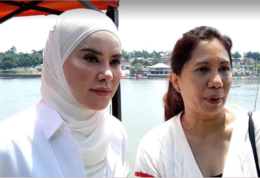 Ketua DPD Partai Perindo Kota Jambi Perkenalkan Angel Lelga di Acara Lomba Perahu Tradisional