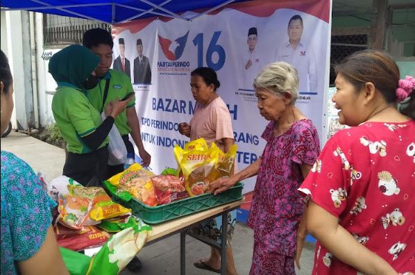 Partai Perindo Gelar Bazar Sembako di Tangerang, Beras dan Ayam Jadi Rebutan