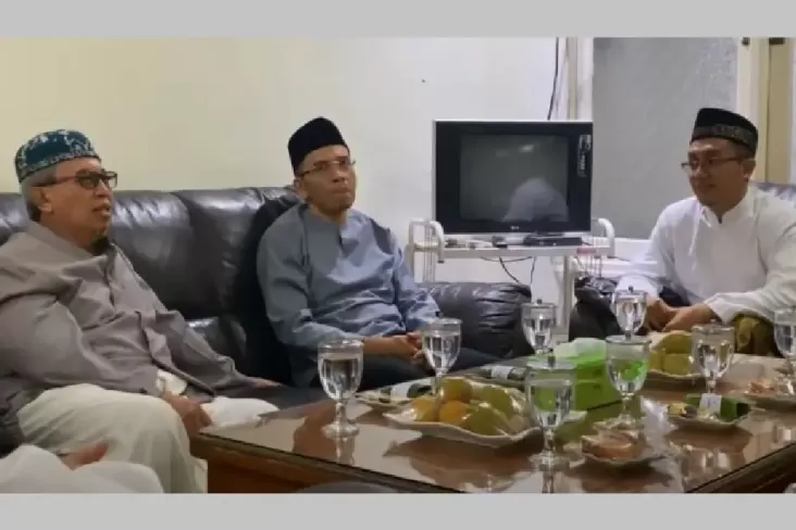Silaturahmi ke Ponpes Darul Ulum Peterongan, TGB Zainul Majdi Minta Doa Kelancaran Ganjar-Mahfud 