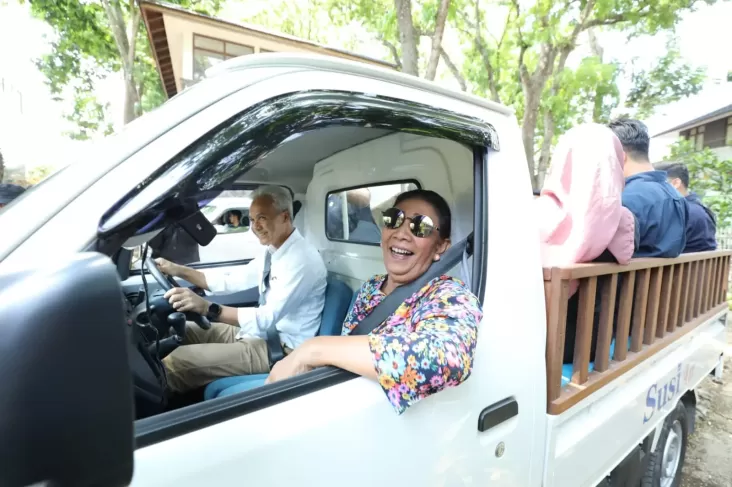 Sowan ke Susi Pudjiastuti ke Pangandaran, Ganjar: Beliau Ibu Saya yang Banyak Memberikan Pengalaman Hidup 
