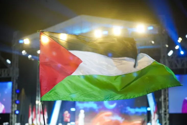 Bendera Palestina Berkibar di Sholawat Persatuan Indonesia 