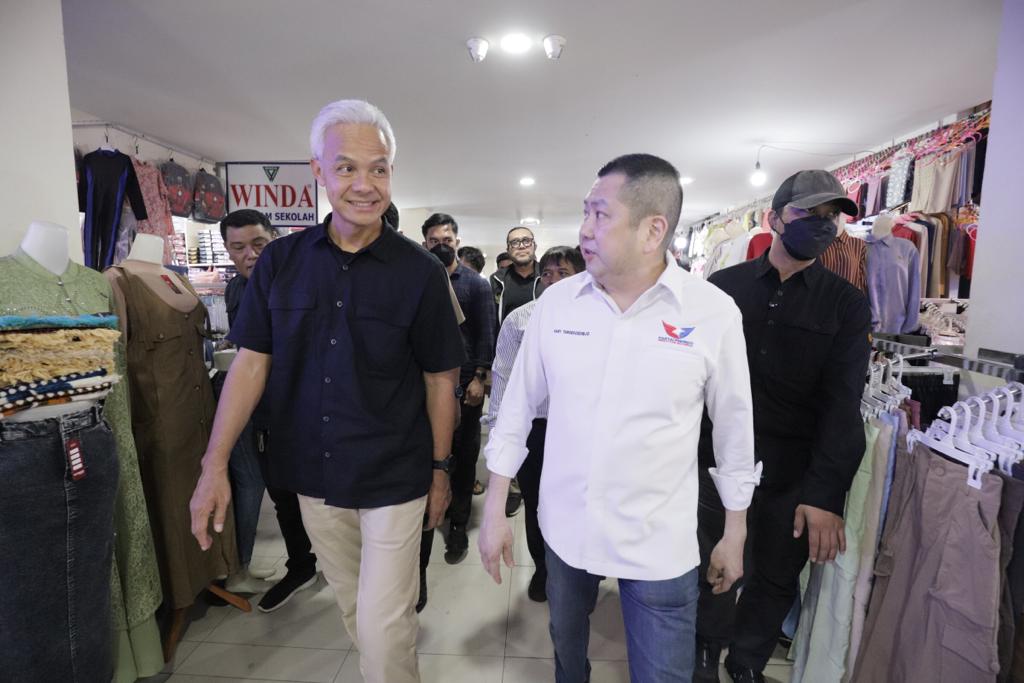 Hary Tanoe Temani Ganjar Blusukan ke Pasar Bekasi, Pedagang Kecil Curhat soal Penjualan Lesu