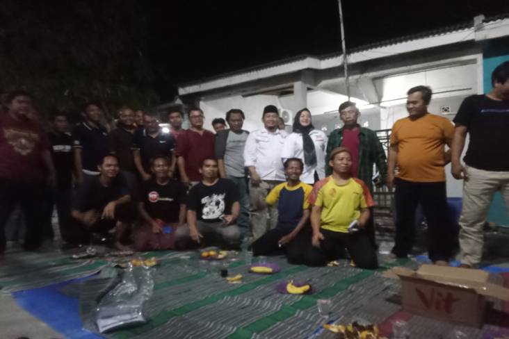 Caleg Partai Perindo Arip Rahman Berikan Bantuan Tenda dan Toren Air di Bekas