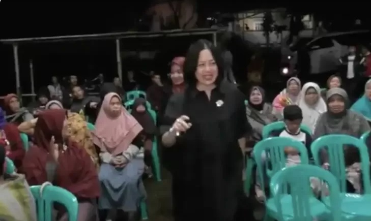 Caleg Partai Perindo Susaningtyas Kertapati Nobar Uang Kaget Bersama Warga Wonosobo