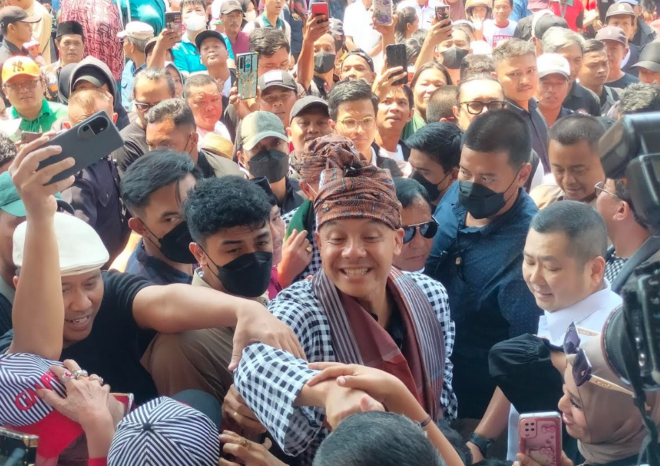 Dampingi Blusukan, Hary Tanoe Optimistis Ganjar-Mahfud Menang di Bekasi