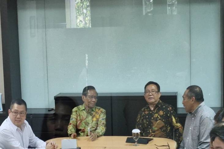 Ditemani HT, Mahfud MD Silaturahmi dengan Ketua Persekutuan Gereja Indonesia 