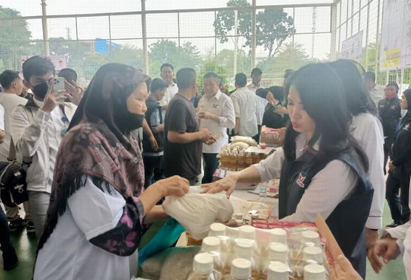 Gelar Bazar Murah, Caleg Partai Perindo Liliana Tanoesoedibjo Dorong Rakyat Naik Kelas