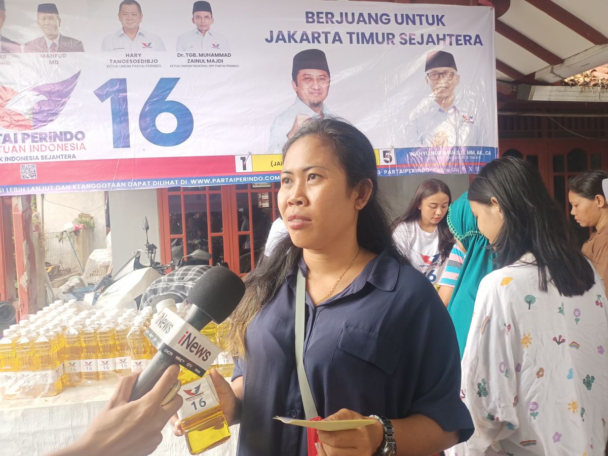 Ikut Bazar Minyak Goreng Murah Partai Perindo, Warga Pasar Rebo: Alhamdulillah Meringankan
