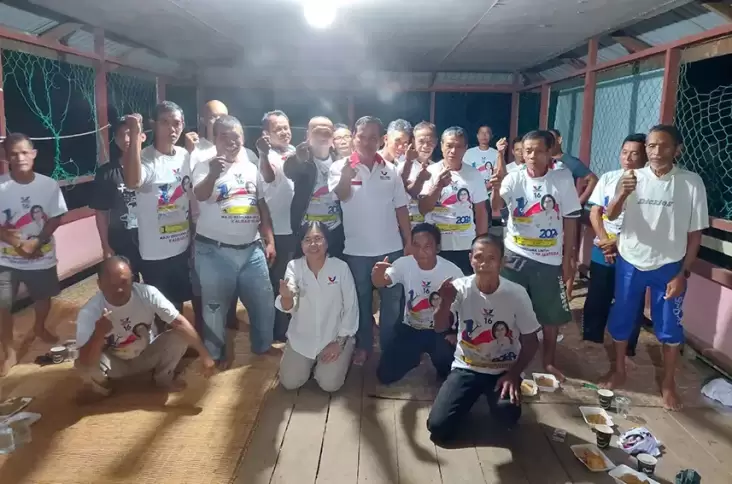 Kampanye di Perbatasan Kalbar, Caleg Partai Perindo Jeanne Tidajoh Serap Aspirasi Warga Entikong