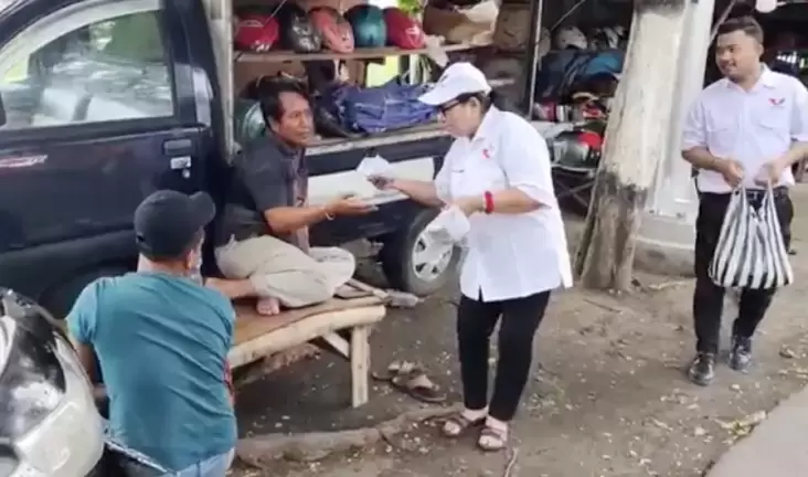Kampanyekan Program Partai di Kediri, Caleg Partai Perindo Jeannie Latumahina Gelar Jumat Berkah 