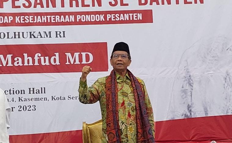 Mahfud MD dan Hary Tanoe Silaturahmi dengan Kyai di Probolinggo