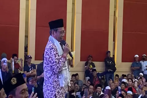 Momen Mahfud MD Ajak Relawan Madura di Malaysia Nyanyi Lagu 'Ole Olang' 