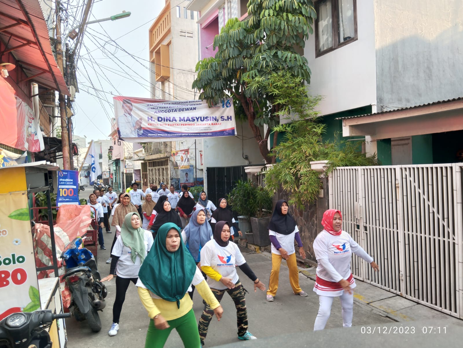 Puluhan Warga Rawa Buaya Jakbar Senam Sehat Bareng Caleg Partai Perindo Dina Masyusin