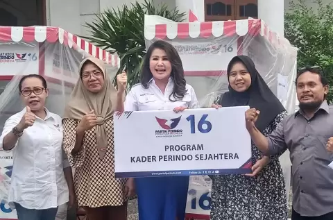 Terima Gerobak Perindo dari Natalia Tanudjaja, Penjual Lontong: Dagangan Makin Laris 