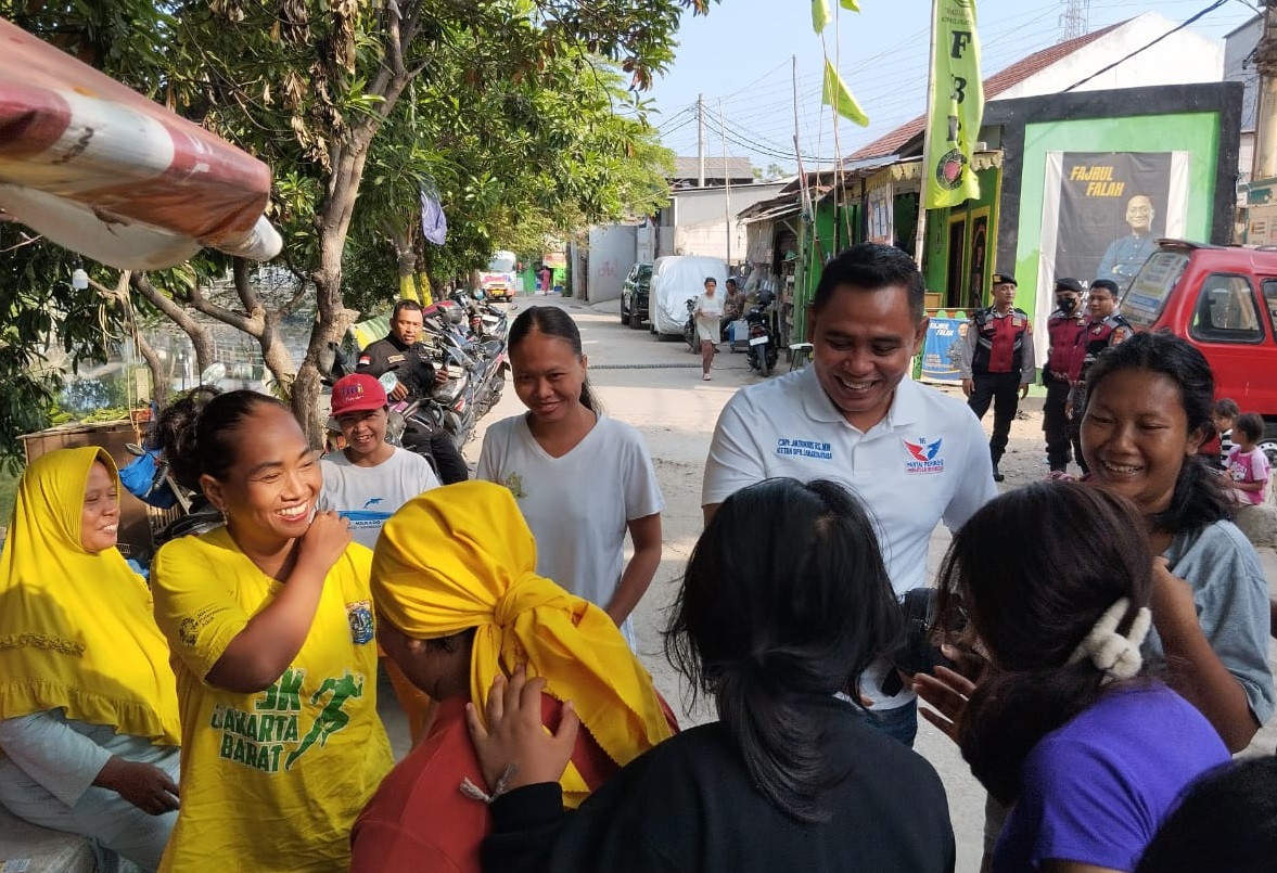 Warga Inspeksi Kali Betik Harapkan Caleg Partai Perindo Antonius Berikan Dampak Nyata