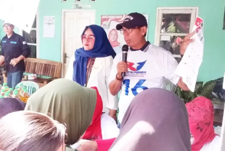 Tiga Caleg Partai Perindo Gelar Bazar Minyak Goreng Murah dan Sosialisasi di Bekasi 