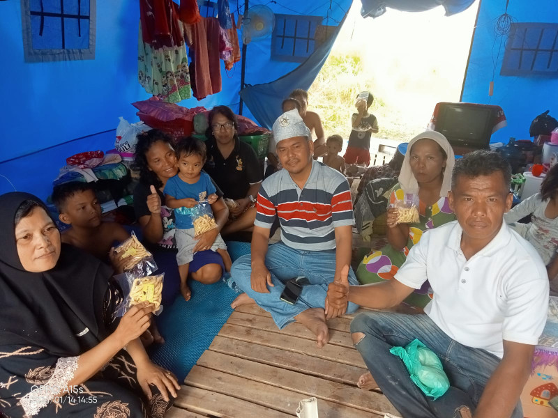 Terjun ke Lokasi Banjir, Caleg Partai Perindo Datuk Panglima Adat Riau Salurkan Bantuan ke Warga