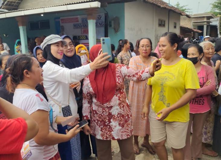 Caleg Partai Perindo Venna Melinda Makin di Hati, Warga Kediri: Semoga Terpilih Kembali 