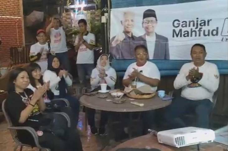 Caleg Partai Perindo Anang Iskandar Nobar Debat Capres Bersama Relawan Ganjar Pramono 