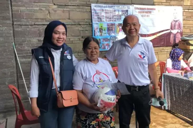 Bersama Djoni Toat, Caleg Partai Perindo Kartika Gelar Bazar Murah di Bandung 
