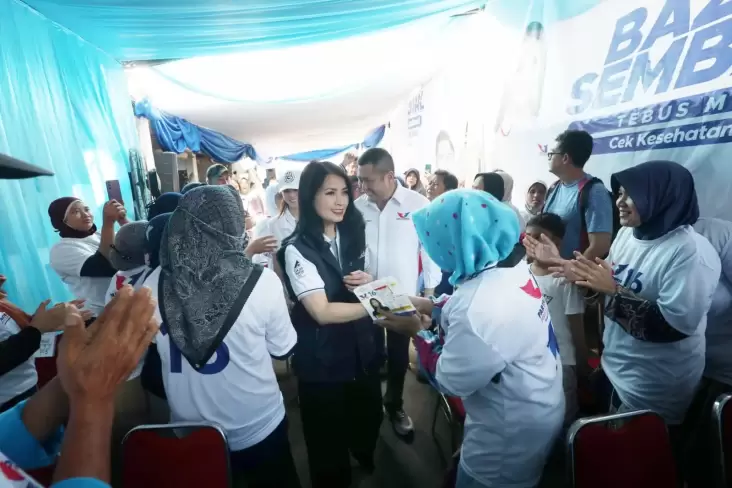 Bertemu Emak-emak di Pengadegan, Liliana Sampaikan Pesan Jaga Kesehatan Diri dan Anak-anak 