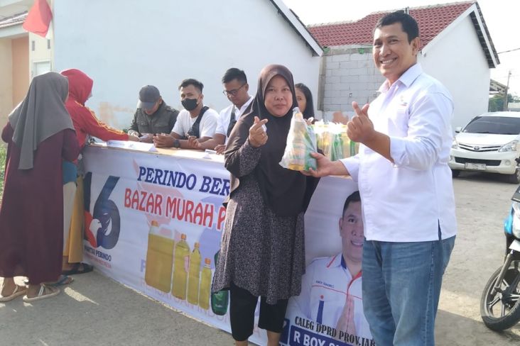 Caleg Partai Perindo Boy Sunarko Gelar 1.500 Bazar Paket Murah di 3 Lokasi Kabupaten Bekasi 