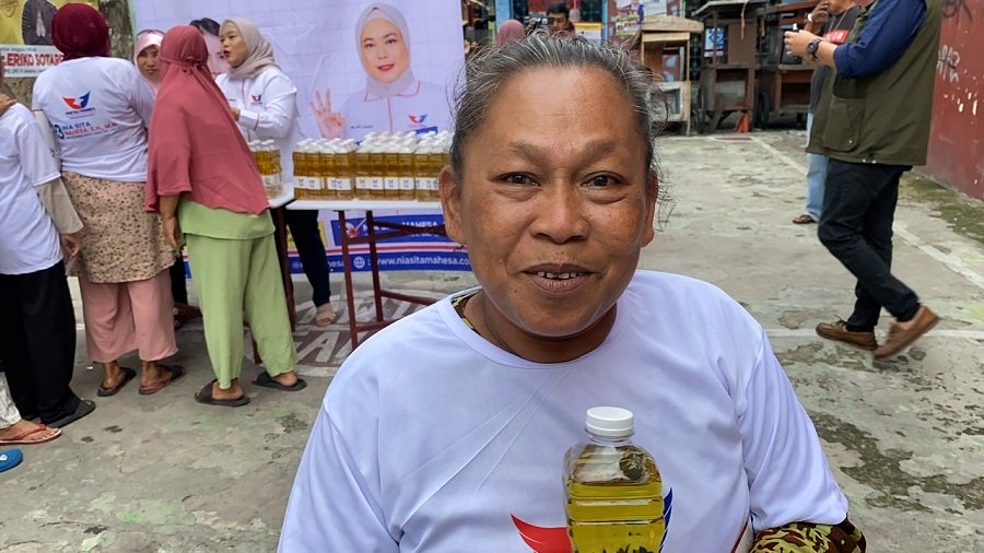 Caleg Partai Perindo Gelar Bazar Murah, Warga Johar Baru Sangat Terbantu