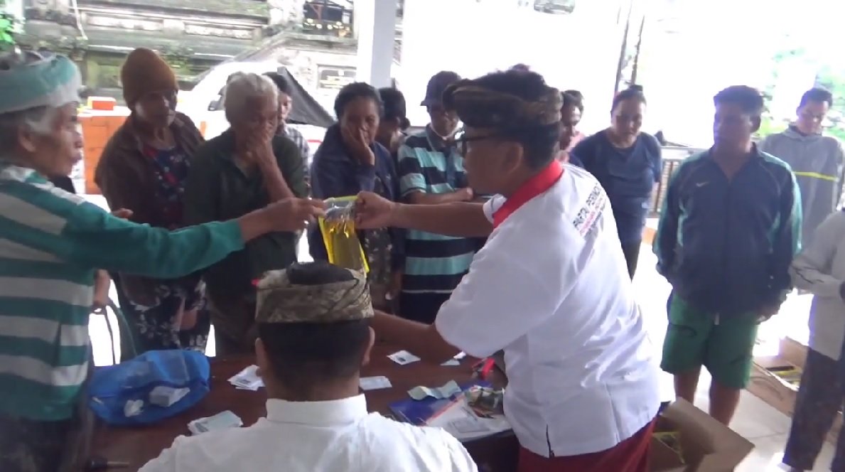 Caleg Partai Perindo Gelar Pasar Murah di Bali