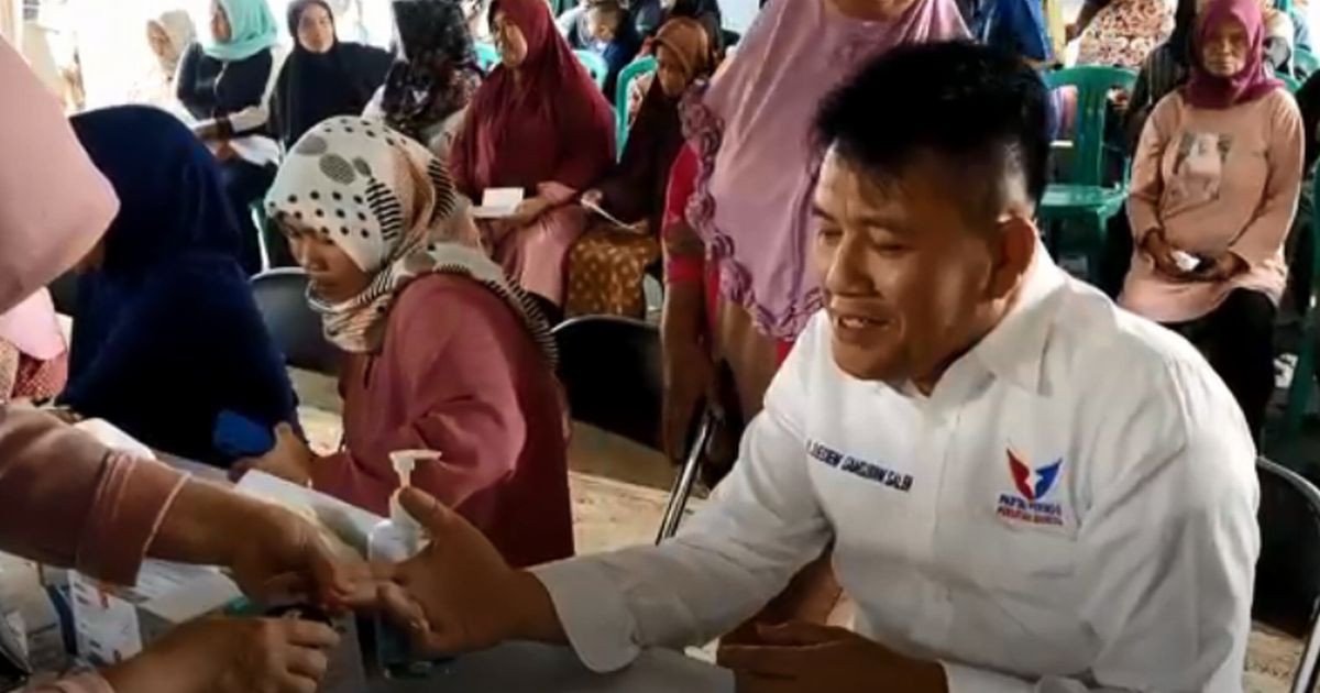 Caleg Partai Perindo Deden Samsudin Bangun Lapangan Voli untuk Warga Padalarang
