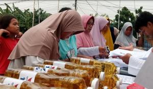 Caleg Partai Perindo Gelar Bazar Migor Murah di Sleman