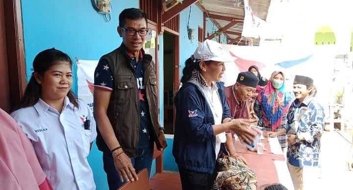 Caleg Partai Perindo Gelar Bazar Minyak Goreng Murah di Tambun Bekasi
