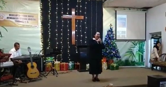 Caleg Partai Perindo Jeanine Gelar Natal Bersama 350 Pendeta di Tulungagung