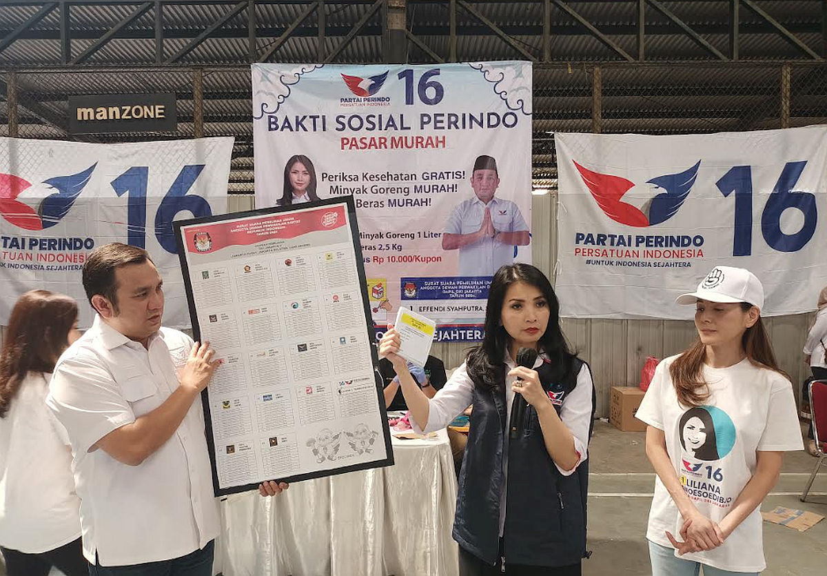 Caleg Partai Perindo Liliana Tanoesoedibjo Sosialisasikan Pencoblosan Kertas Suara Pemilu 2024 di Jaksel