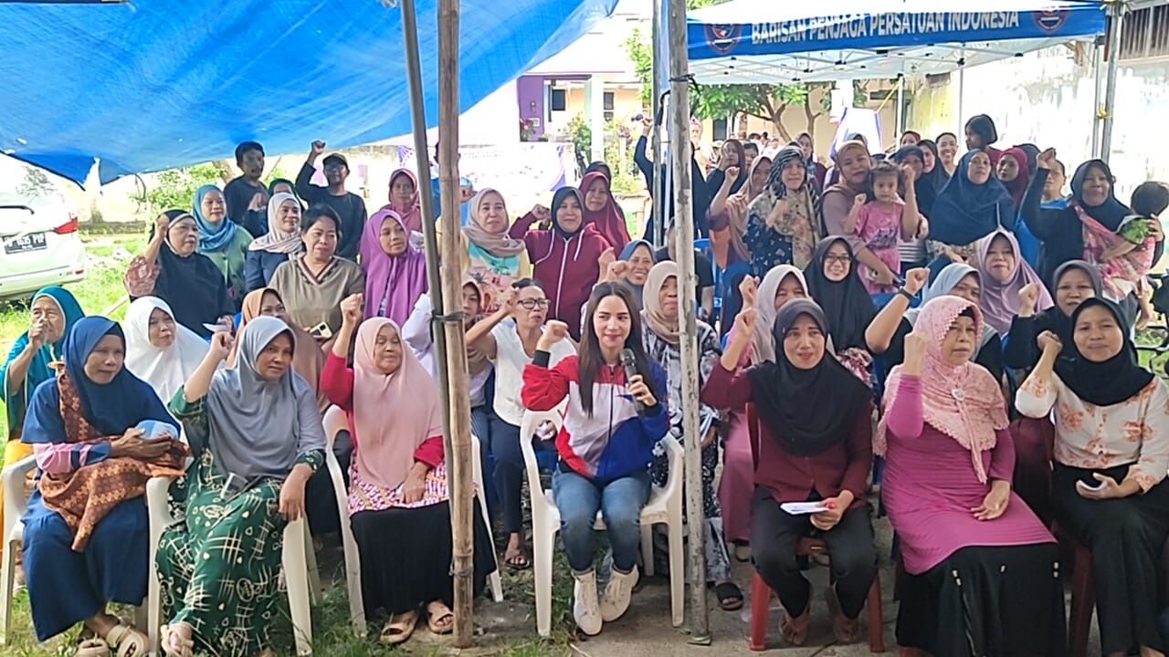 Caleg Partai Perindo Rere Tati Gelar Pemeriksaan Mata Gratis di Kampung Pulo Depok