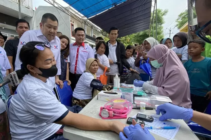 Ci Mehong Gelar Bazar Murah dan Cek Kesehatan Gratis, Warga Merasa Terbantu 