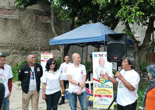 Caleg Partai Perindo Djoni Toat Gelar Bazar Minyak Murah dan Sosialisasi Pencoblosan di Dago Bandung