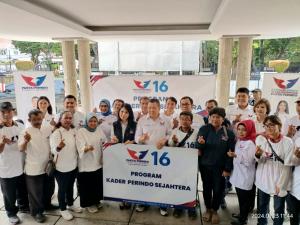 Dapat Gerobak UMKM, Pedagang: Alhamdulillah Partai Perindo Peduli Rakyat Kecil