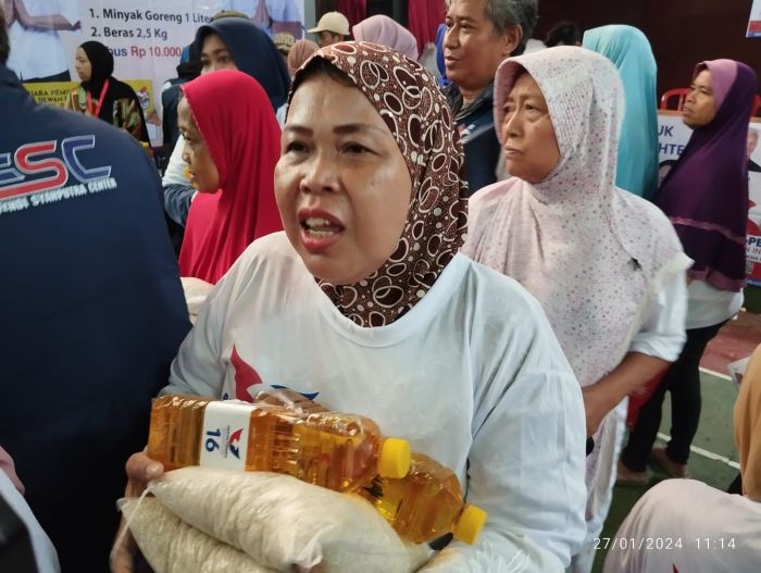 Syukuri Pasar Murah Partai Perindo, Warga Kebayoran Lama Selatan: Harga Sembako Sedang Mahal