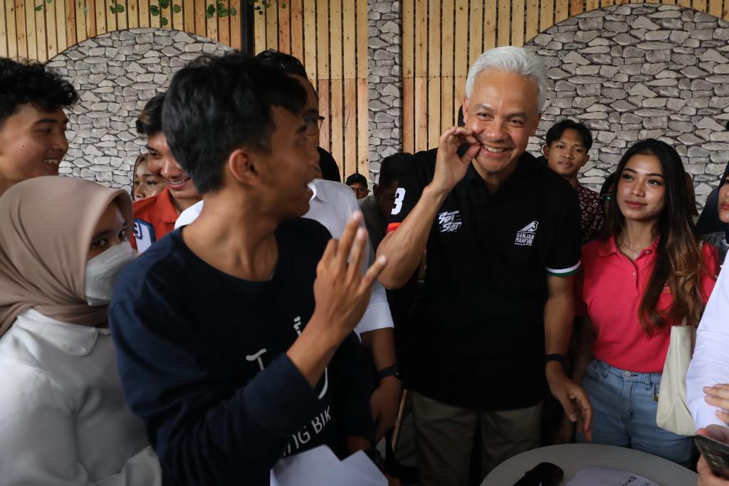 Ganjar Bakal Hapus Batas Usia Pelamar Kerja