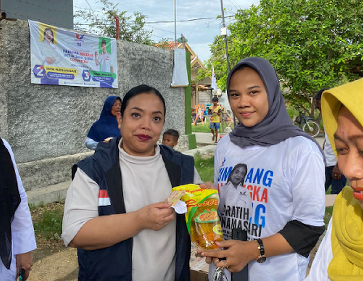 Gelar Bazar Migor Murah di Subang, Warga Doakan Ratih Gunaevy Duduk Jadi Anggota DPR