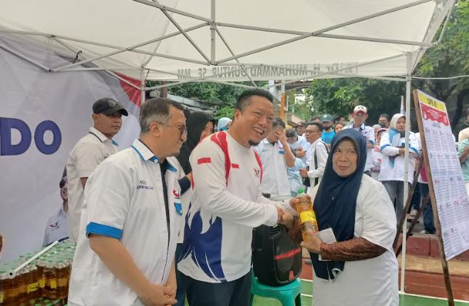 Gelar Bazar Migor Murah 1.000 Liter Bersama Ustaz Yusuf Mansur, M. Guntur: Bukti Partai Perindo Bantu Masyarakat