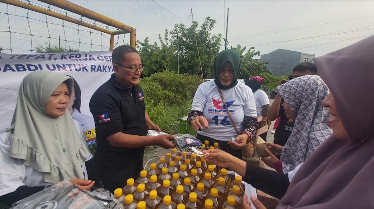 Gelar Bazar Murah, Caleg Badaruddin: Partai Perindo Ingin Penuhi Kebutuhan Pokok Warga Surabaya 