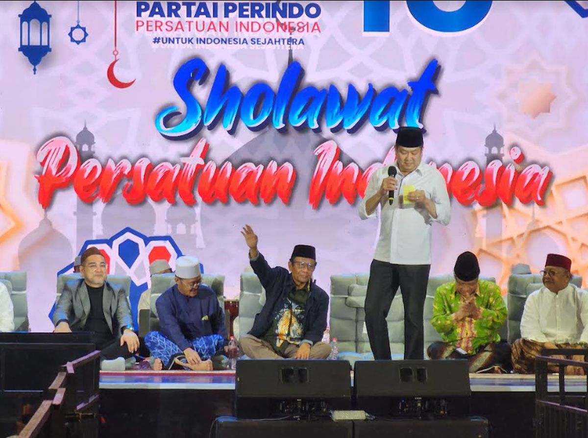 Hary Tanoe dan Cawapres Mahfud MD Hadiri Sholawat Persatuan Indonesia di Lamongan
