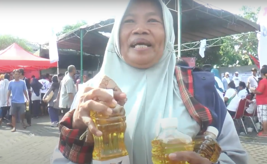 Ikut Bazar Murah dari Partai Perindo, Warga Semarang Doakan Ganjar Jadi Presiden