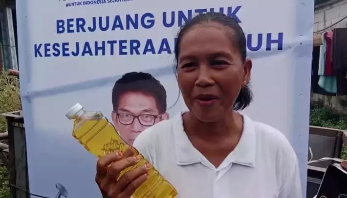 Ikut Bazar Murah, Warga Bekasi Doakan Partai Perindo Menang di Pemilu 2024