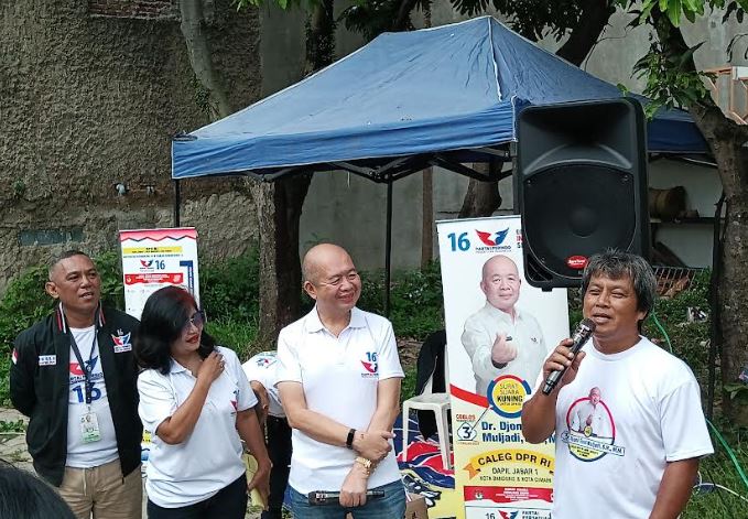 Ikuti Bazar Murah Caleg Perindo Djoni Toat, Warga Bandung Merasa Terbantu