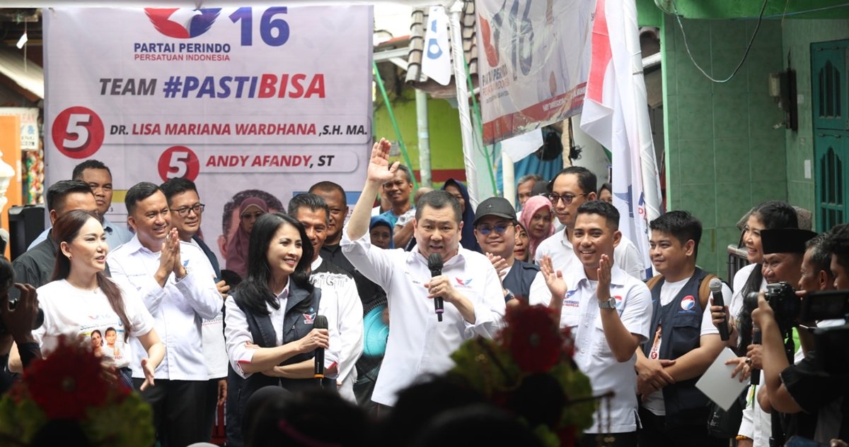 Keseruan Warga Koja Nyanyi Bareng Mars Perindo Bersama Penciptanya